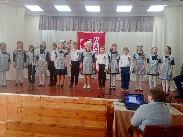 "Битва хоров" в честь 77-й годовщины Дня Победы.